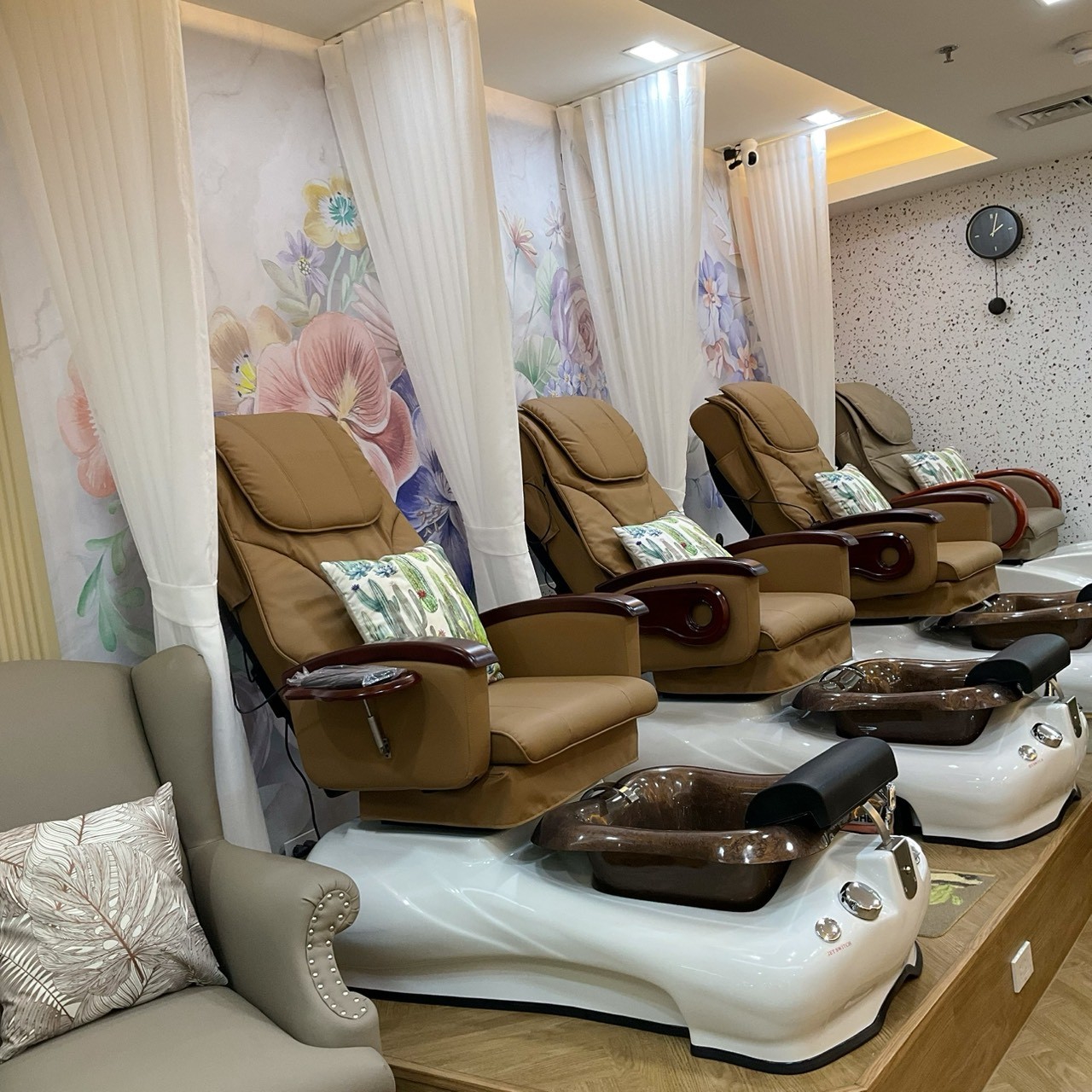 ร้าน N&N Nail Spa & Salon